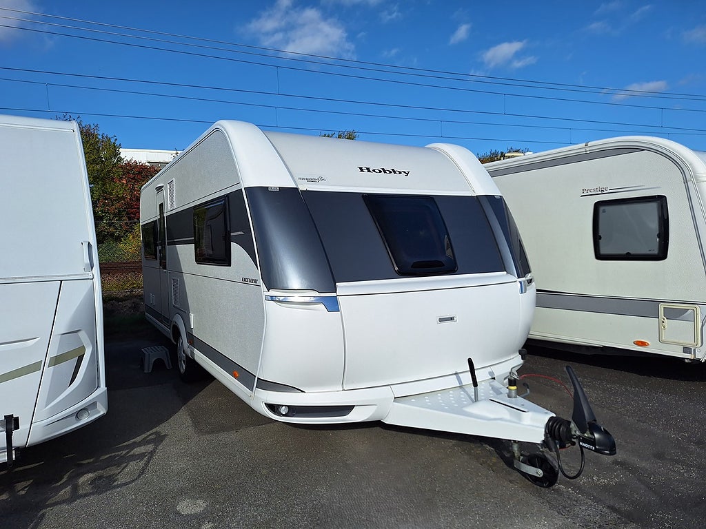 Hobby Excellent 560 CFe Dubbelbädd, Alde, Tält