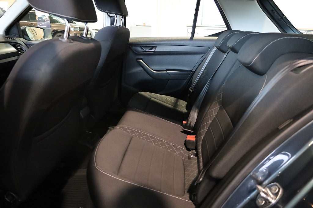 Skoda Fabia 1.2 TSI Style M-Värme CarPlay PDC Blåtand 2017