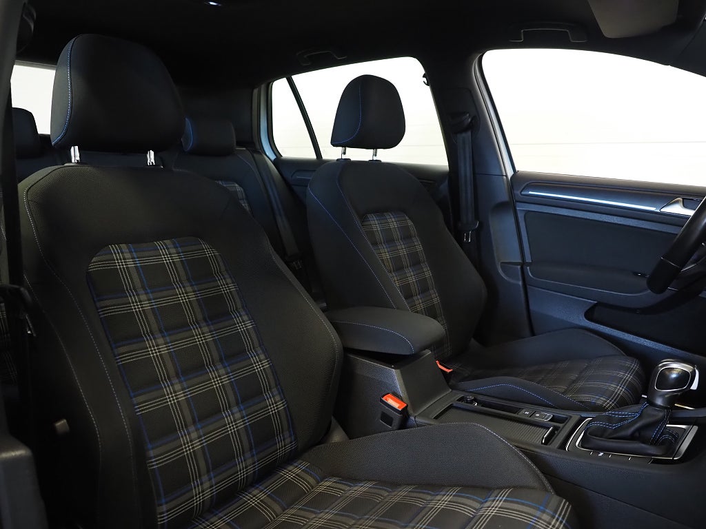 Volkswagen Golf GTE 1.4 TSI 204hk Plug-In Hybrid | Värmare | 2020
