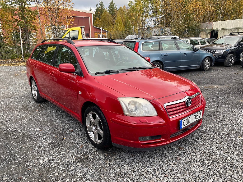 Toyota Avensis 5-dörrar 1.4 TSI Masters Euro 5