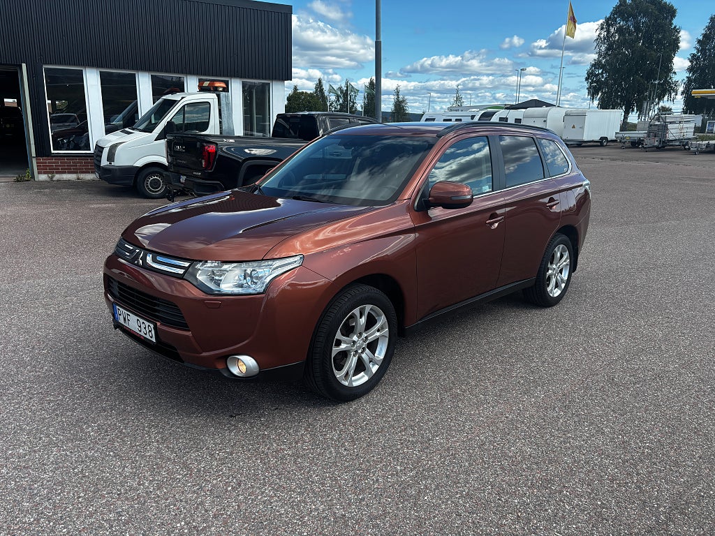 Mitsubishi Outlander 2.2 Di-D 4WD Business Drag Backamera