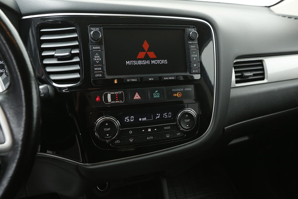 Mitsubishi Outlander Plug-in hybrid 4WD Aut Extraljus Drag 2014