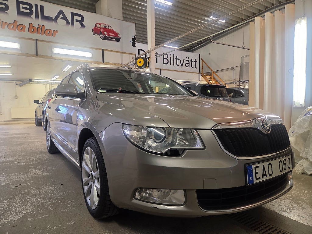 Skoda Superb Kombi 2.0 TDI 17700 Mil Ambition Euro 5