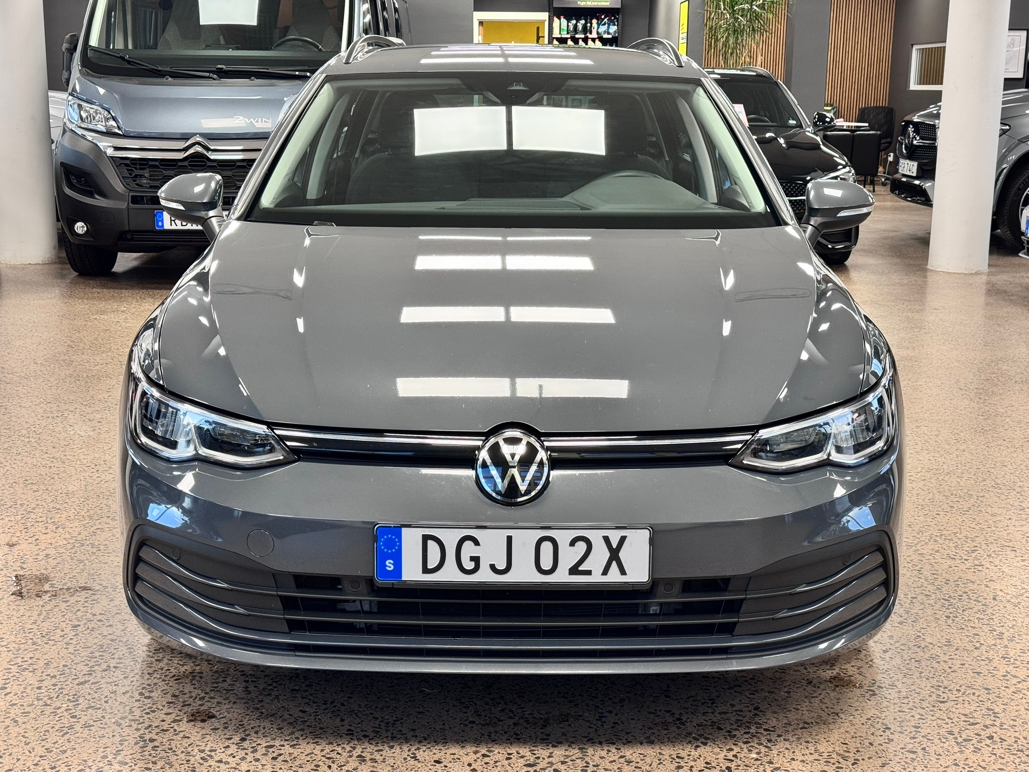 Volkswagen Golf 1.5 eTSI 2023, bild 2/10