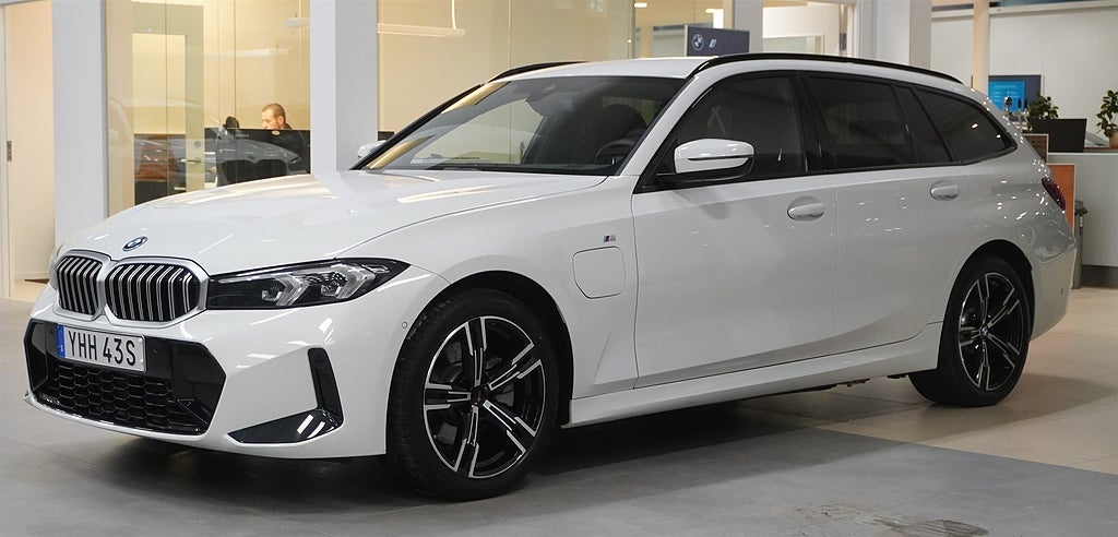 BMW 330e Touring 3,95% ränta xDrive M-Sport Active Edition