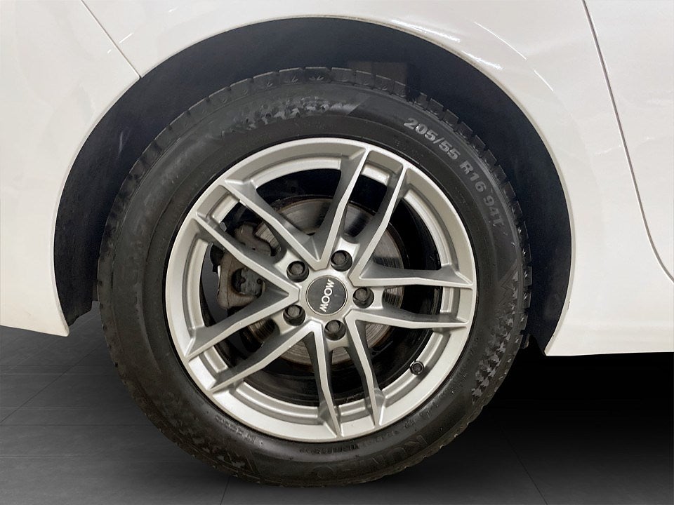 Bild på Peugeot 308 SW Allure 1.2 PT 130hk - PANO, P-SENSORER