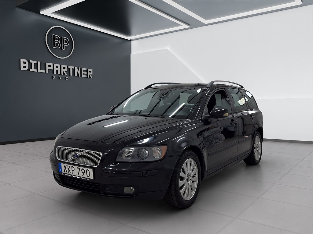 Volvo V50 2.4i Geartronic Kinetic/Ny Besiktad/Kamrem bytt/2 Bruk