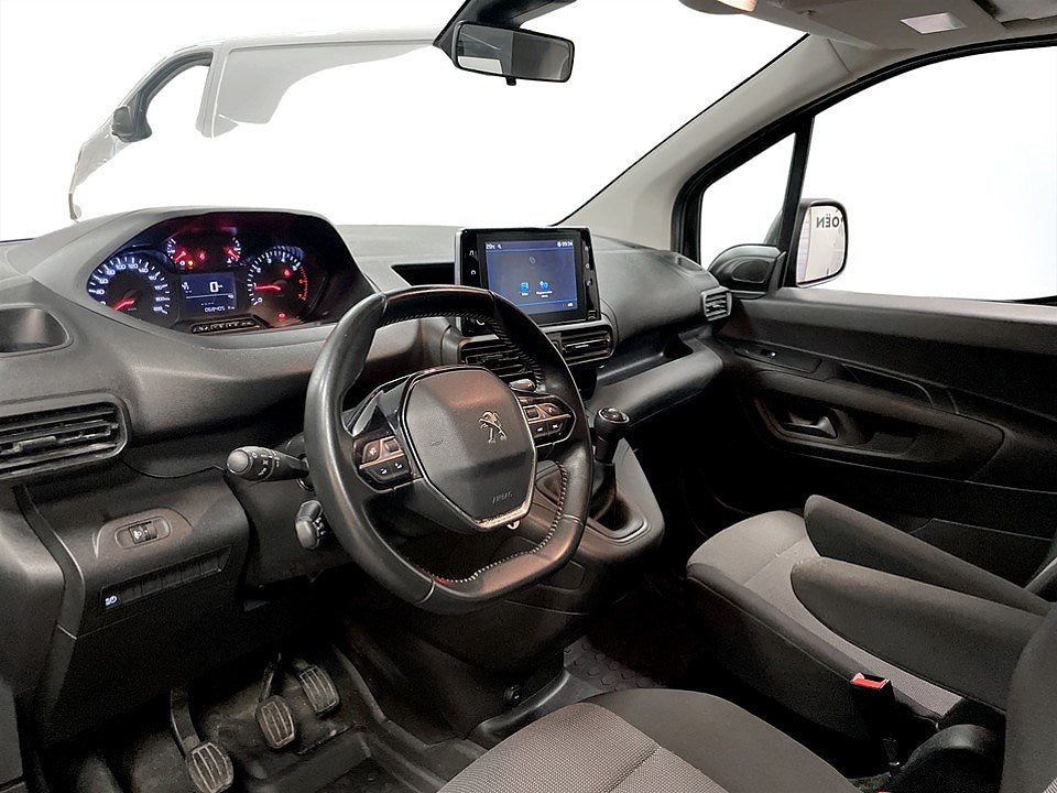 Bild på Peugeot Partner PRO Crew Cab BHDi 102hk - 5-SITS,DRAG,VÄRMARE