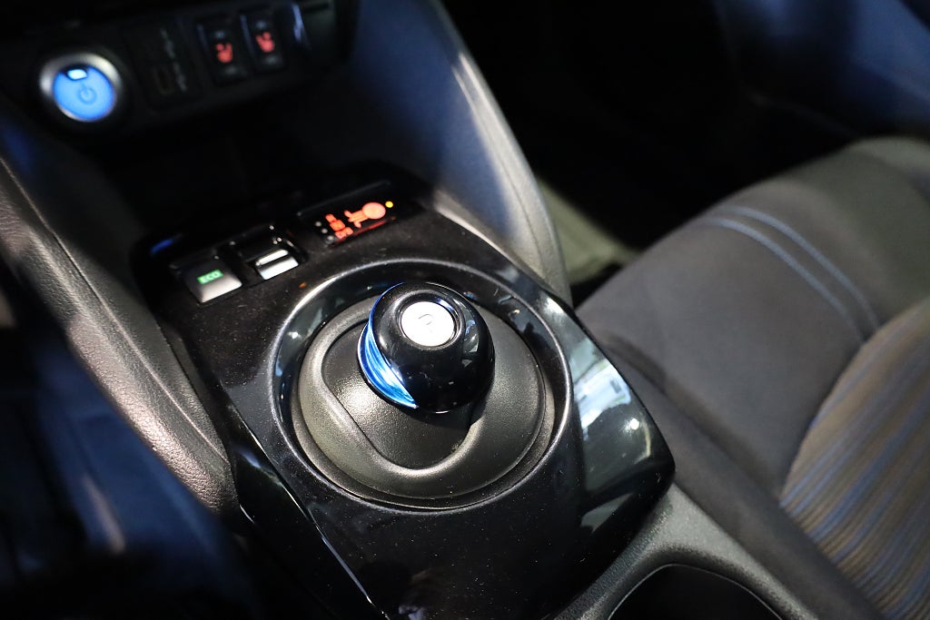 Nissan Leaf 40 kWh N-Connecta Navi 360° Värmare Leasbar CarPlay 2021
