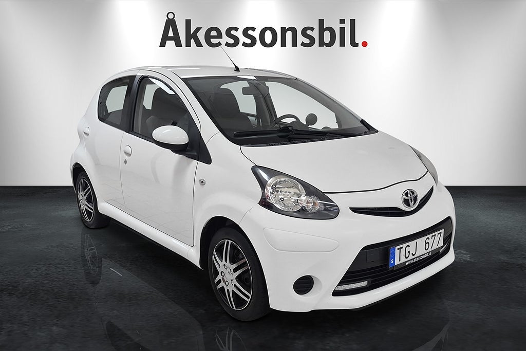 Toyota Aygo 5-dörrar 1.0 VVT-i 68hk ÅRLIG SKATT 360kr