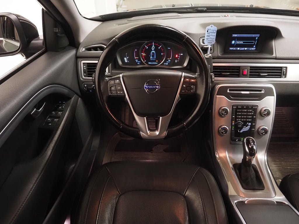 Volvo V70 D2 Geartronic Momentum Drag BLIS Farthållare Skinn 2015