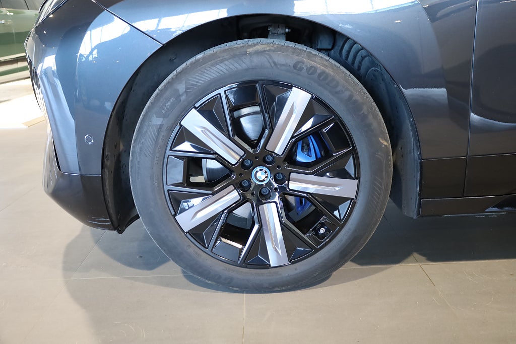 BMW iX xDrive50 Comfort Pano H&K 360° Leasbar HUD Drag