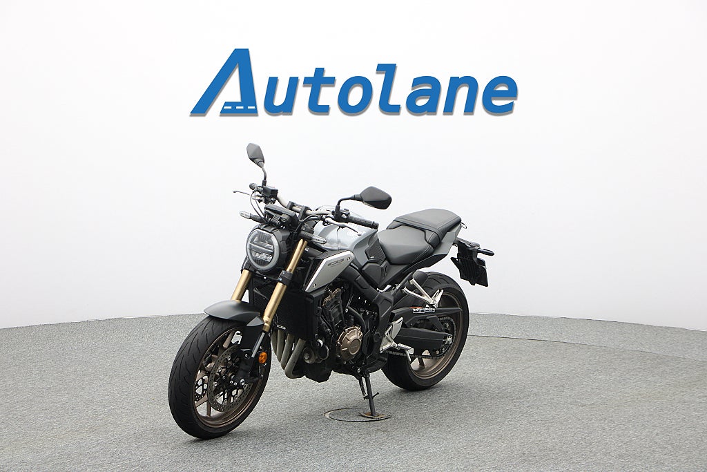Honda CB650R *ABS Nyservad
