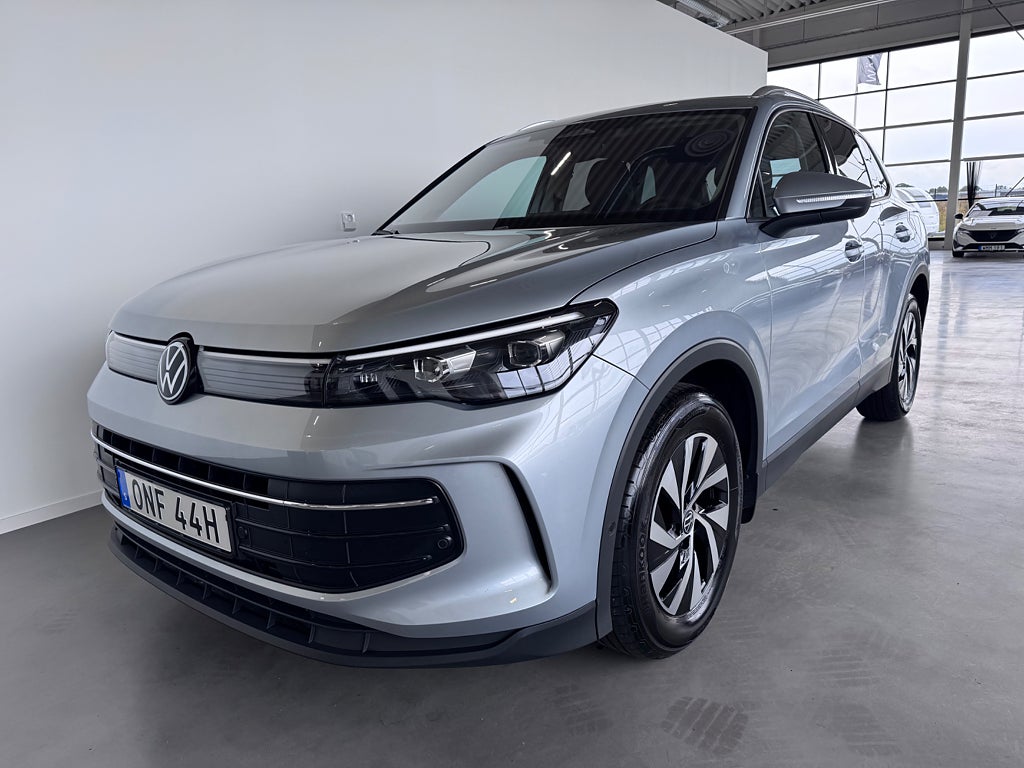 Volkswagen Tiguan 1.5 eTSI | Life | Värmare | Drag | Backkamera | 