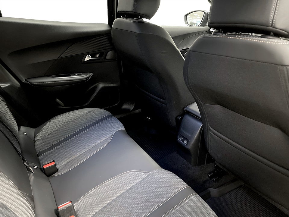 Bild på Peugeot 2008 GT 1.2 PT 130hk Aut B-KAMERA CARPLAY