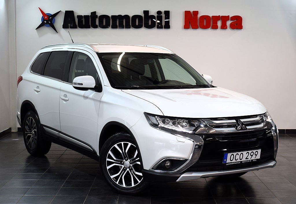Mitsubishi Outlander 2.2 Di-D 4WD Business 7-sits/B-Kamera/Drag /Keyless Go