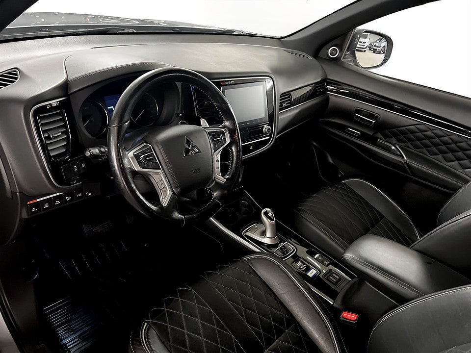 Bild på Mitsubishi Outlander Business X PHEV 224hk Aut 4WD B-KAMERA DRAG ELSTOL