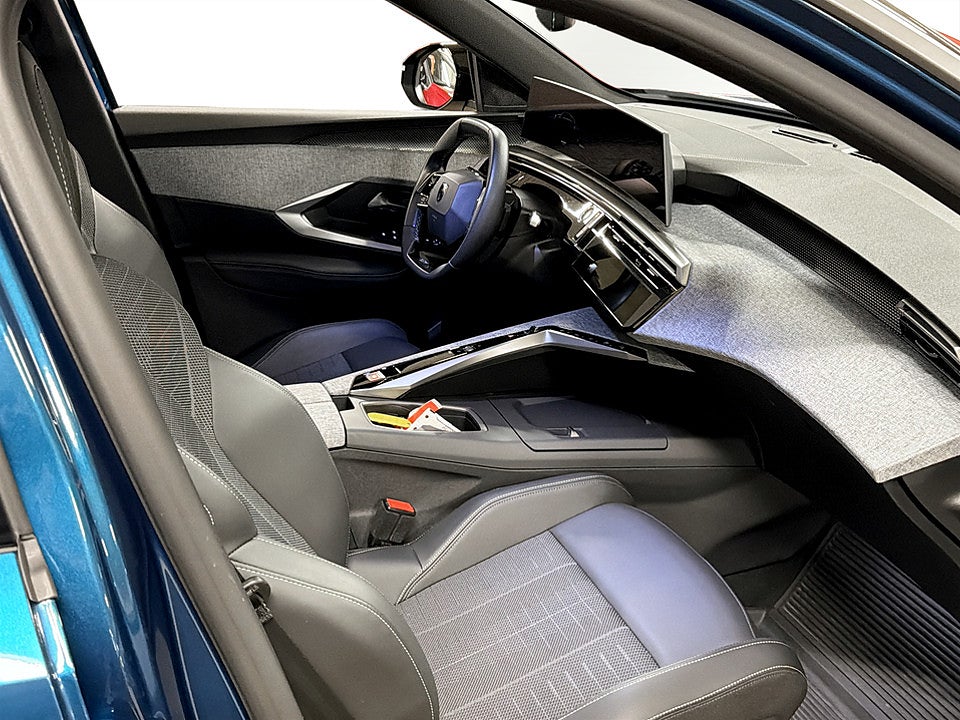 Bild på Peugeot 3008 GT Hybrid 145hk Aut B-KAMERA CARPLAY