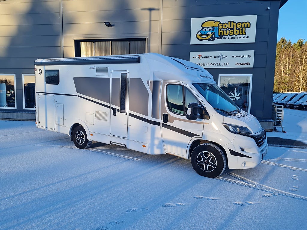 Sunlight T 68 Adventure långbäddar, automat, 5 sittplatser