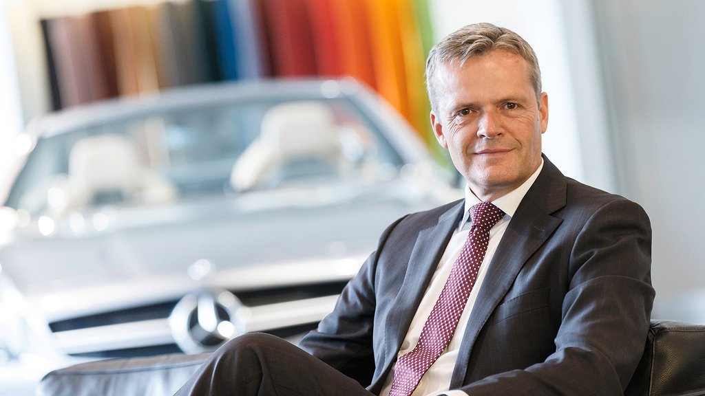 Markus Schäfer på Mercedes tror det kommer ta lång tid innan elbilarna lika billiga som en bensinbil Foto: Mercedes