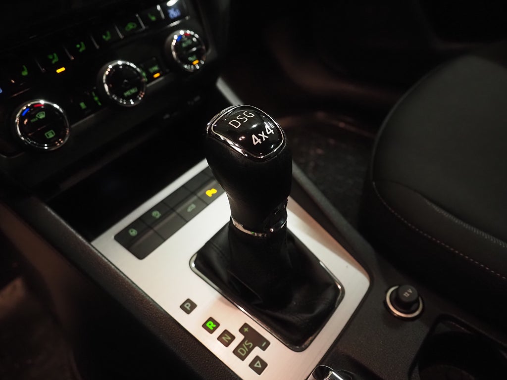 Skoda Octavia Kombi 2.0 TDI 4x4 Ambition D-Värm Dragkrok PDC 2018