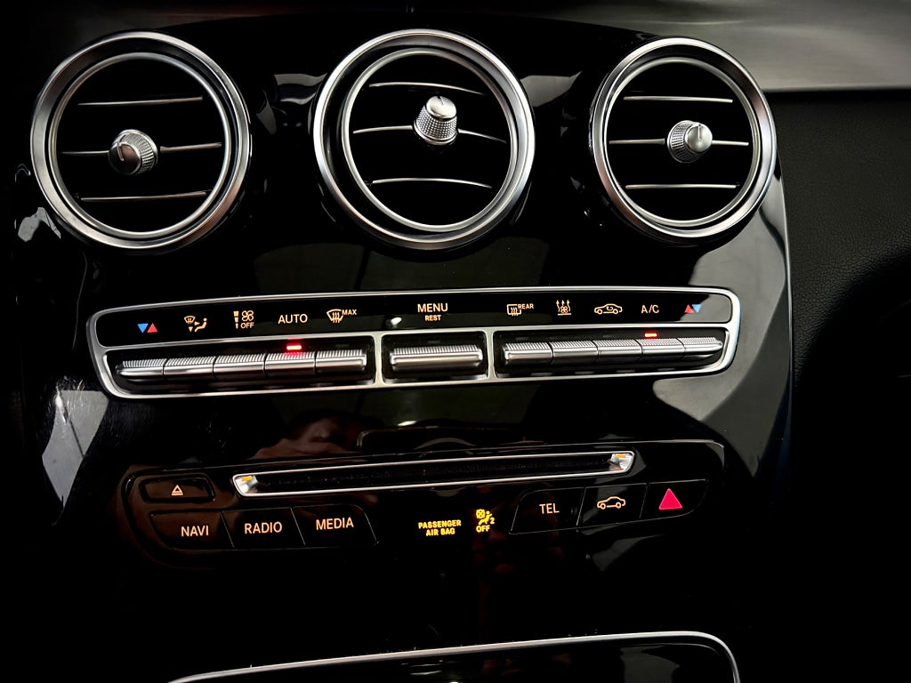 Mercedes-Benz GLC 220 d 4MATIC AMG Värmare Glastak Burmester - bild 24