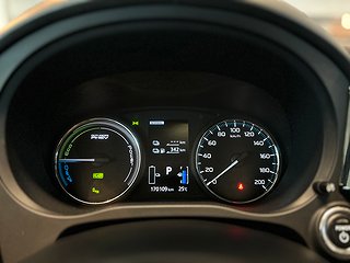 Mitsubishi Outlander PHEV Business Värmare/Pano/Skinn/360