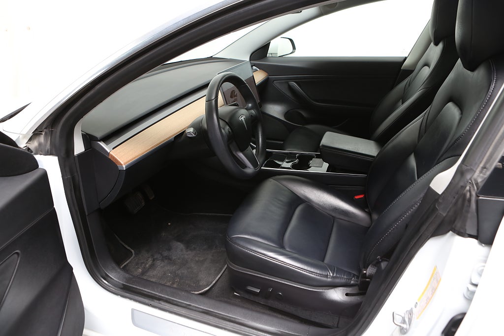 Tesla Model 3 Standard Range Plus 258hk Panorama 2020