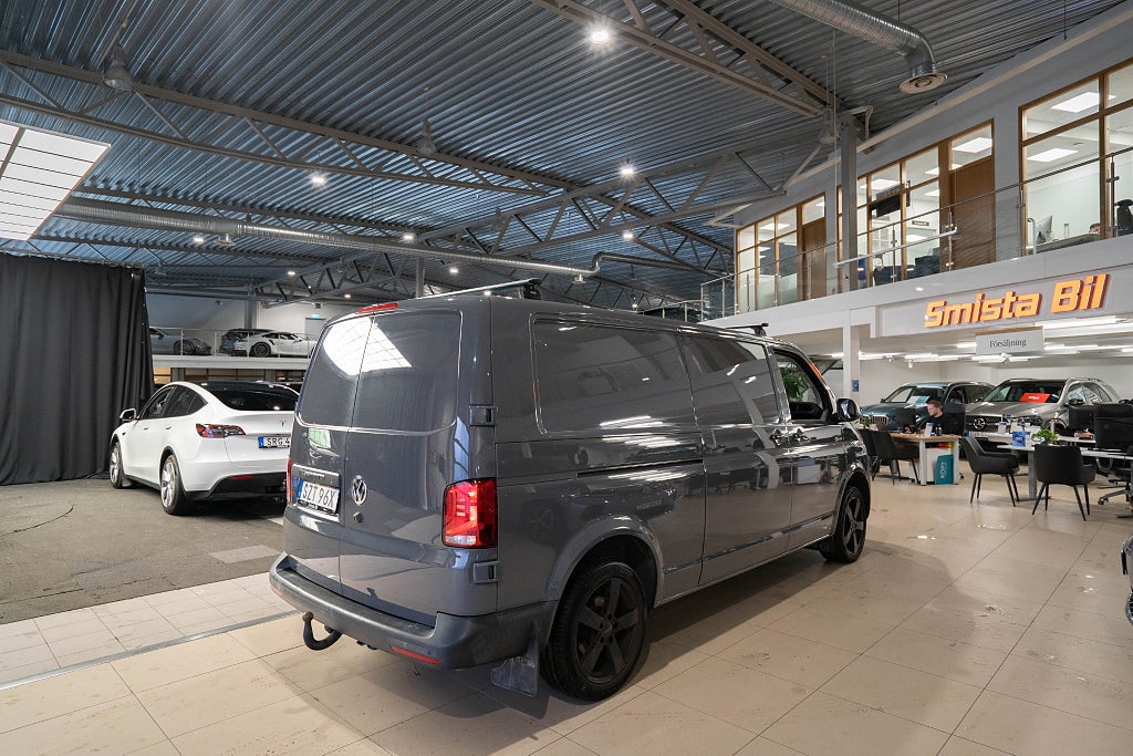 Volkswagen Transporter T30 TDI LÅNG L2 3-sits D-VÄRMARE LED KAMERA DRAG MOM