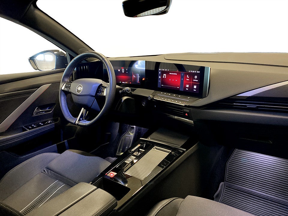 Bild på Opel Astra ST GS 1.2 PT 130hk Aut B-KAMERA NAV CARPLAY