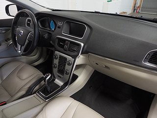 Halvkombi Volvo V40 9 av 24