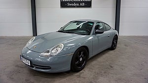 Den här Porsche 911 från 996-generationen importerades från Storbritannien år 2004. 