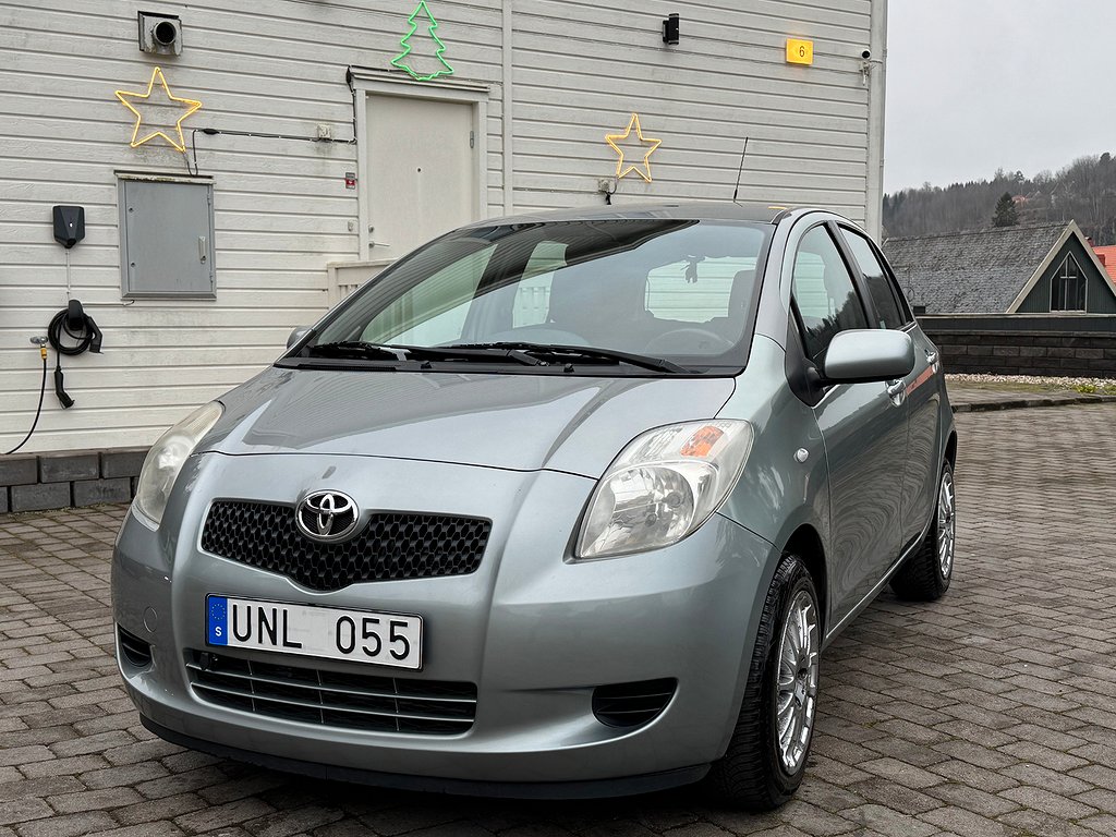 Toyota Yaris 5-dörrar 1.3 VVT-i, Ny Besiktad,Rost Fri,Servad,Toppskick