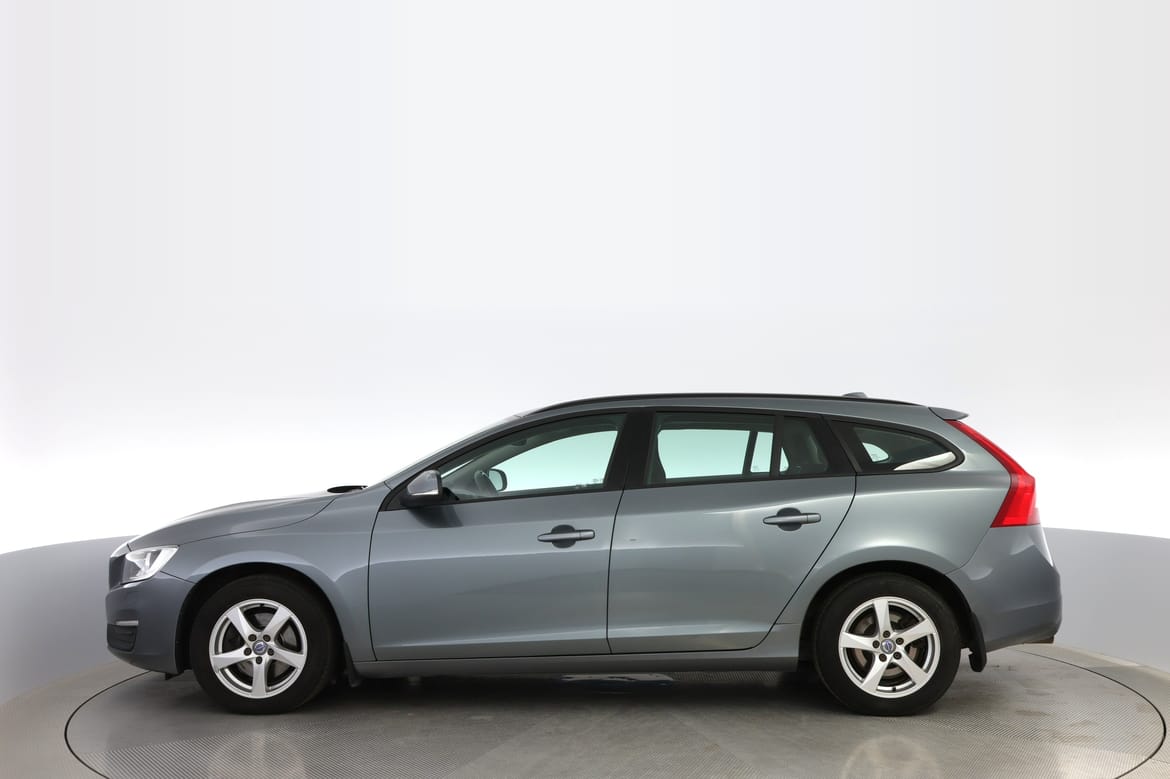 Volvo V60 T3 aut Business 2017, bild 2/10