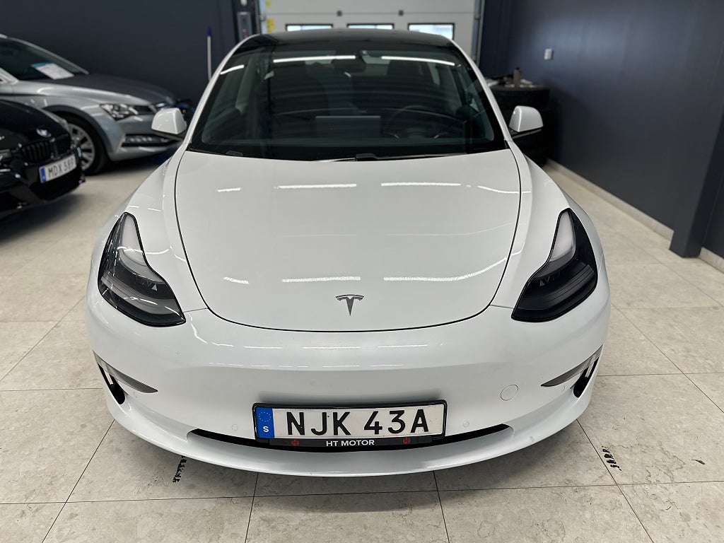 Tesla Model 3 Long Range AWD 4,99% /Panorama/Kamera/Värmepump