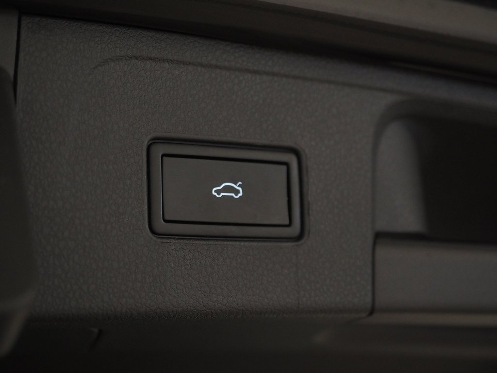 Volkswagen Passat SC GTE 218hk Plug-In |Drag|Cockpit|Matrix| 2021