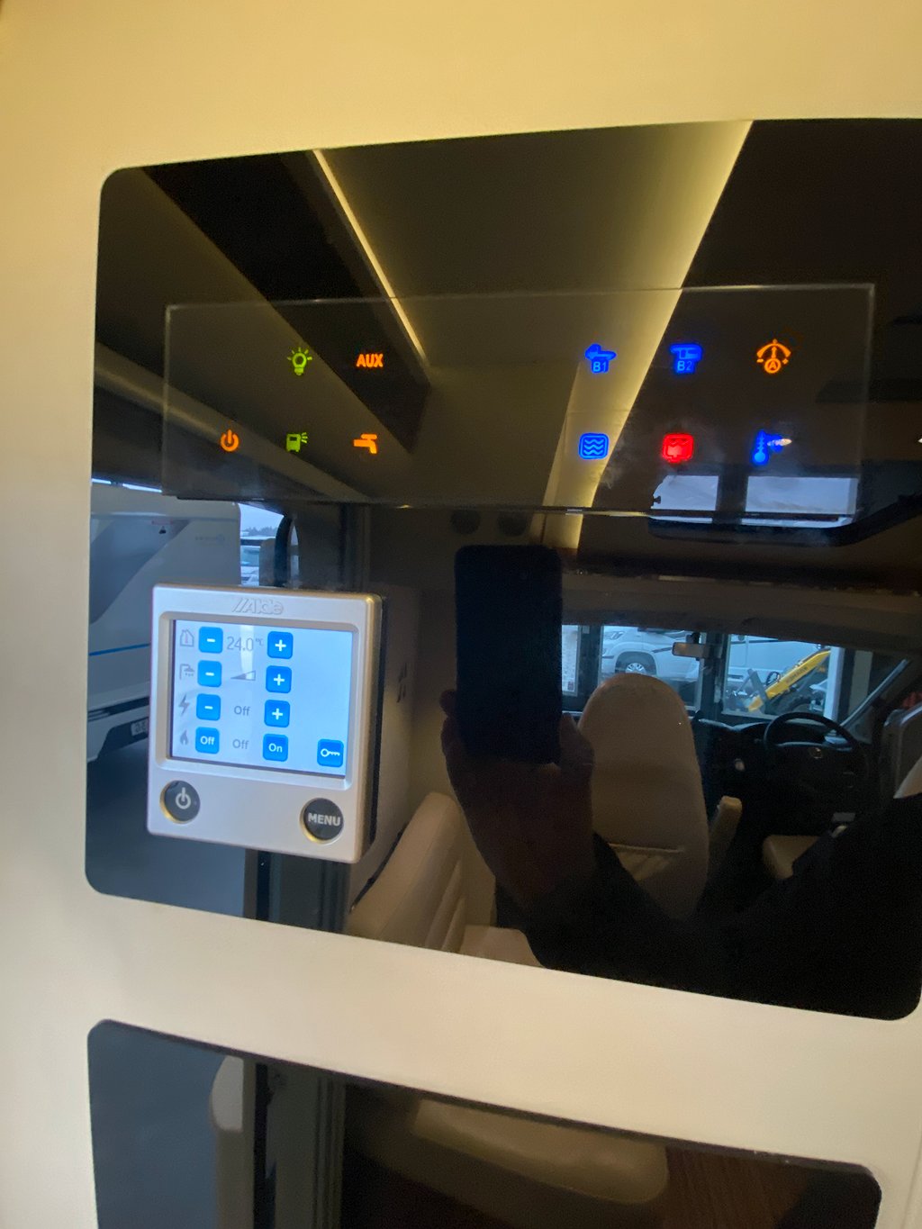 Adria Coral Supreme S 670 SL / ALDE / Dragkrok / Fint skick! - Adria