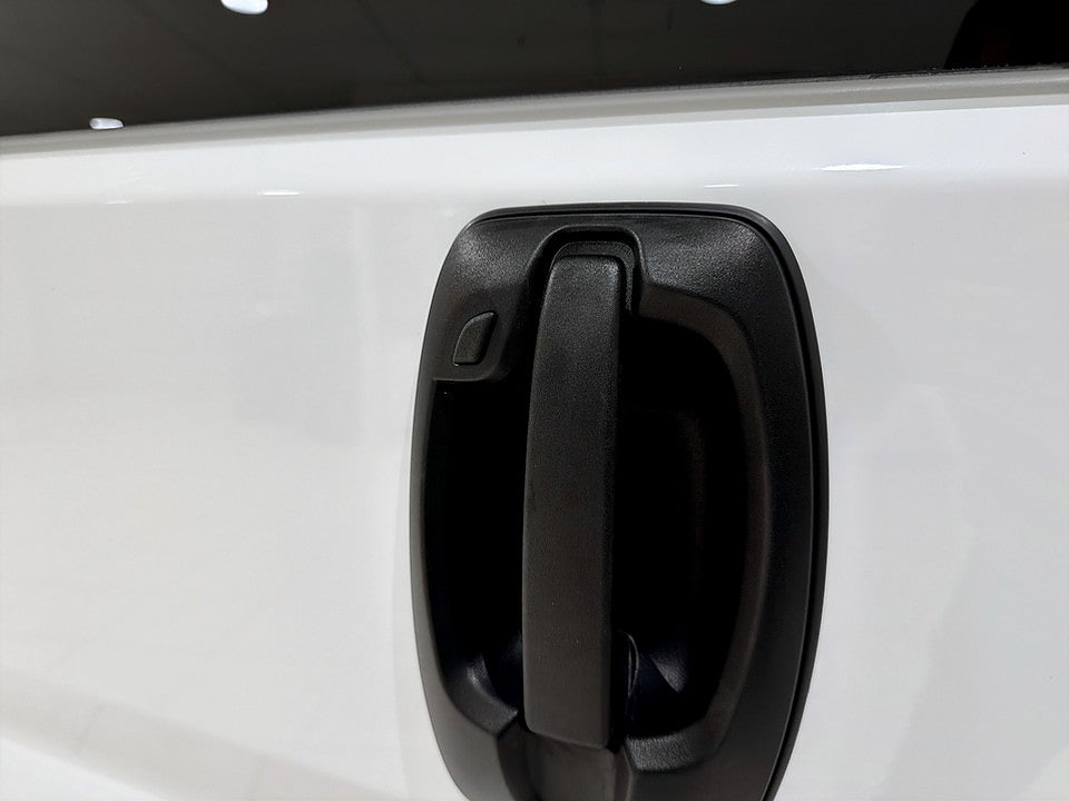 Bild på Peugeot Boxer Snoeks Crew Cab 180hk Aut L3H2 - OMGÅENDE LEVERANS!