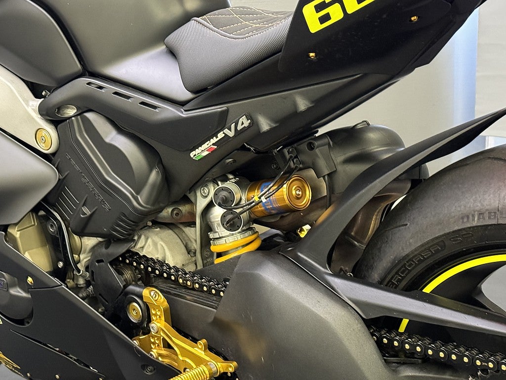 Ducati Panigale V4S DQS | Ventiljusterad | Kamera | Öhlins | Nytt däck
