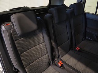 Minibuss Volkswagen Touran 12 av 23