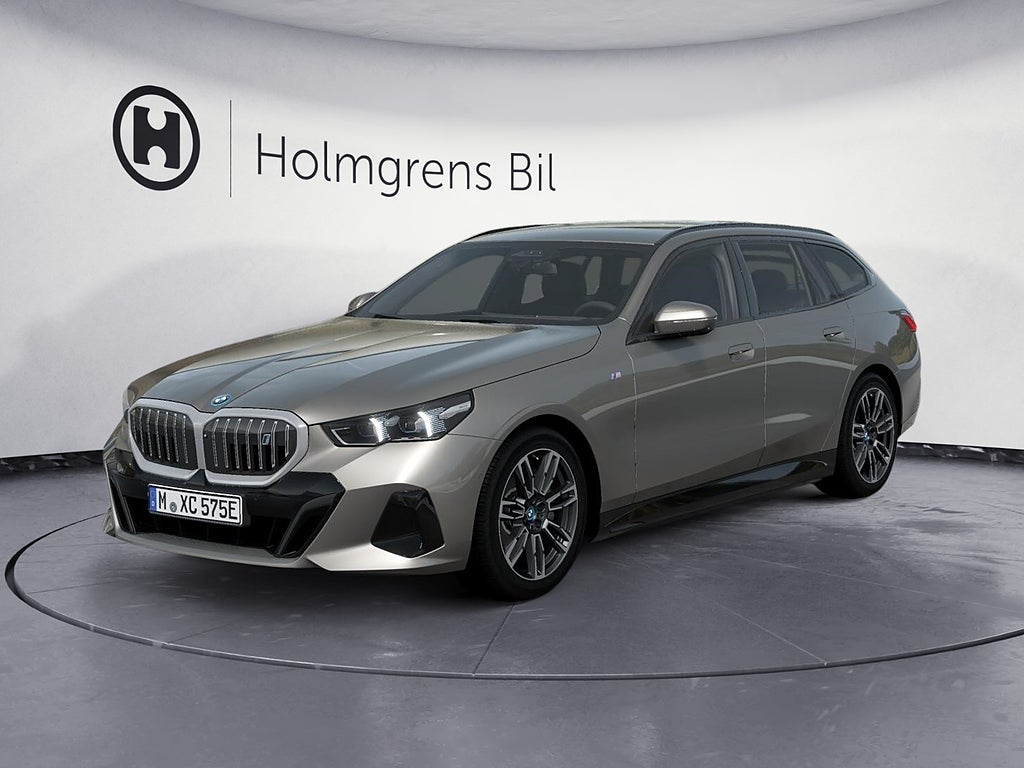 BMW i5 eDrive40 Touring 4,45% ränta M Sport Business Launch Ed Drag DA
