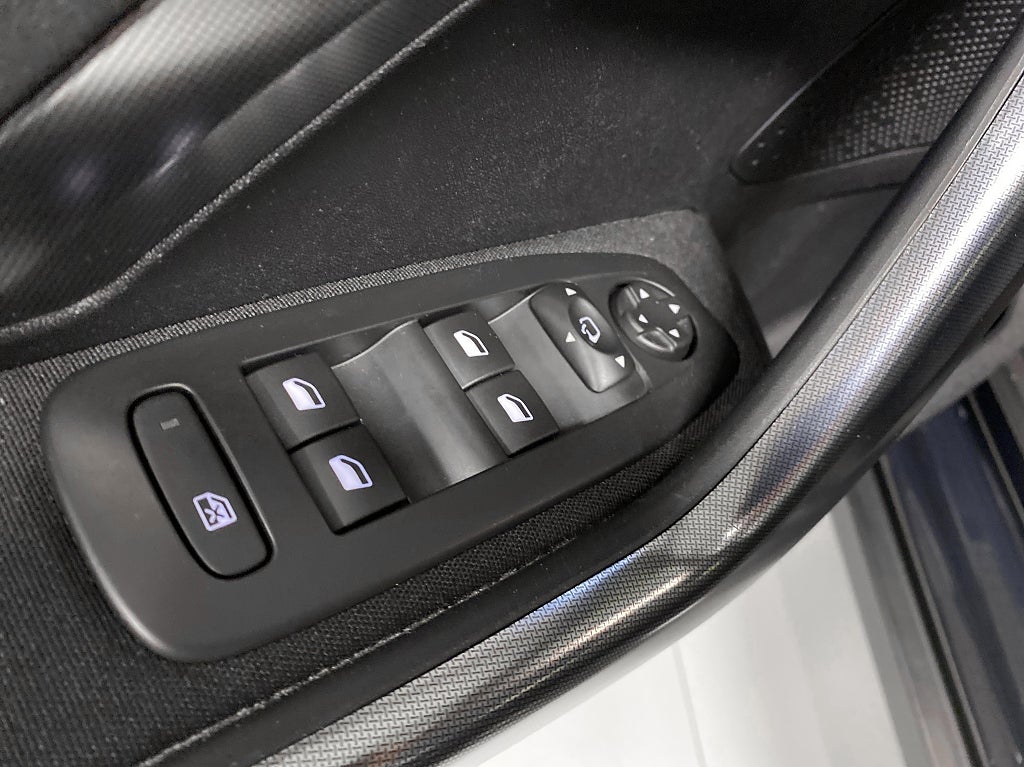 Peugeot 2008 1.2 PureTech 110 EAT Allure Euro 6 – bild 16