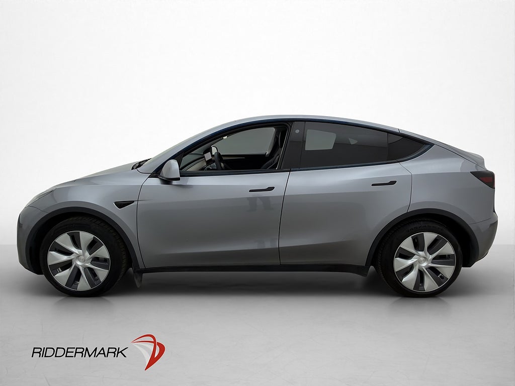 Tesla Model Y Standard Range Pano Drag Autopilot Svensksåld