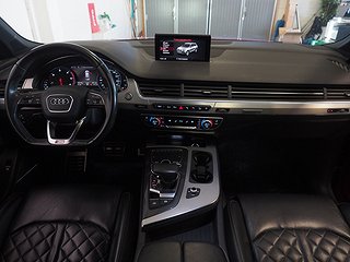 SUV Audi Q7 17 av 26