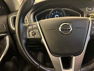 Volvo V40 Cross Country D3 Pro Edition Drag/SoV-Däck/Navi/Adap Fart/Kamera – bild 19