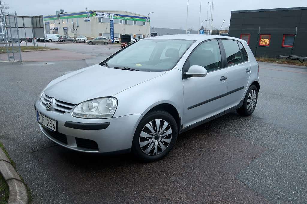 Volkswagen Golf 5-dörrar 1.6(102hk) Ny kamrem / Nybes