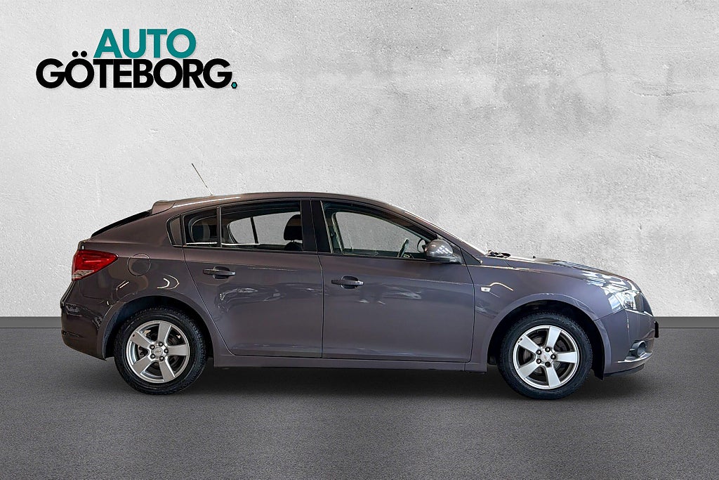 Chevrolet Cruze Halvkombi 1.6 Dragkrok Fullservad  AUX Nybesiktigad