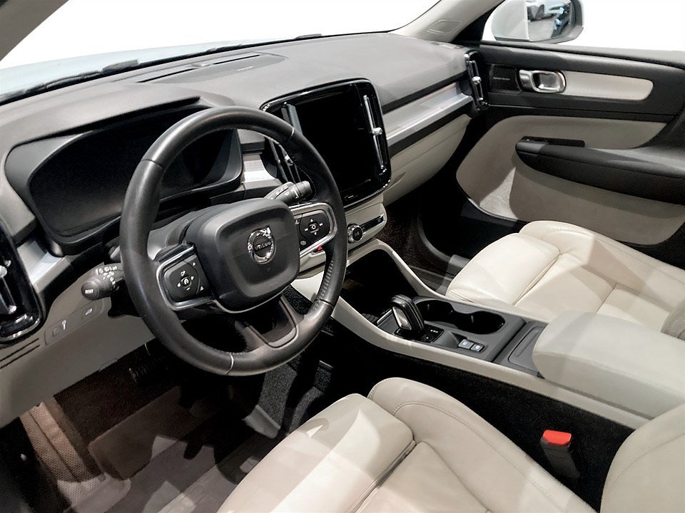 Bild på Volvo XC40 Momentum T5 250hk Aut - H/K,PANO,360-KAMERA