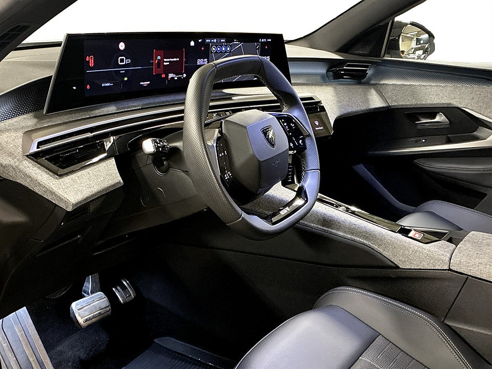 Bild på Peugeot 5008 GT Hybrid 145hk Aut 7-SITS B-KAMERA CARPLAY