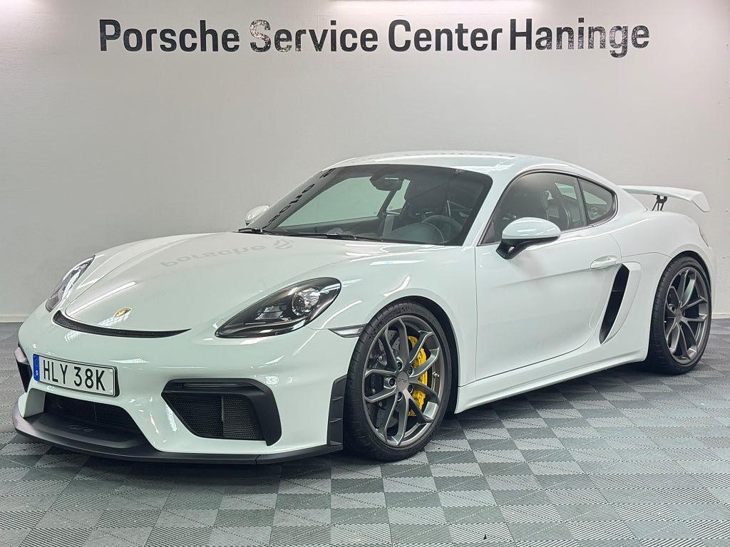 Porsche 718 Cayman GT4